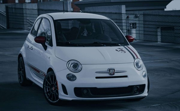 Comment personnaliser l'intérieur d'une Fiat 500 pour un style unique ?