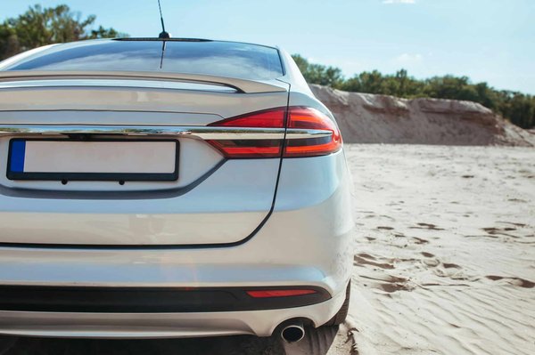 Entretien et nettoyage des pare-chocs d'occasion d'une Mercedes : conseils pour garder votre voiture impeccable